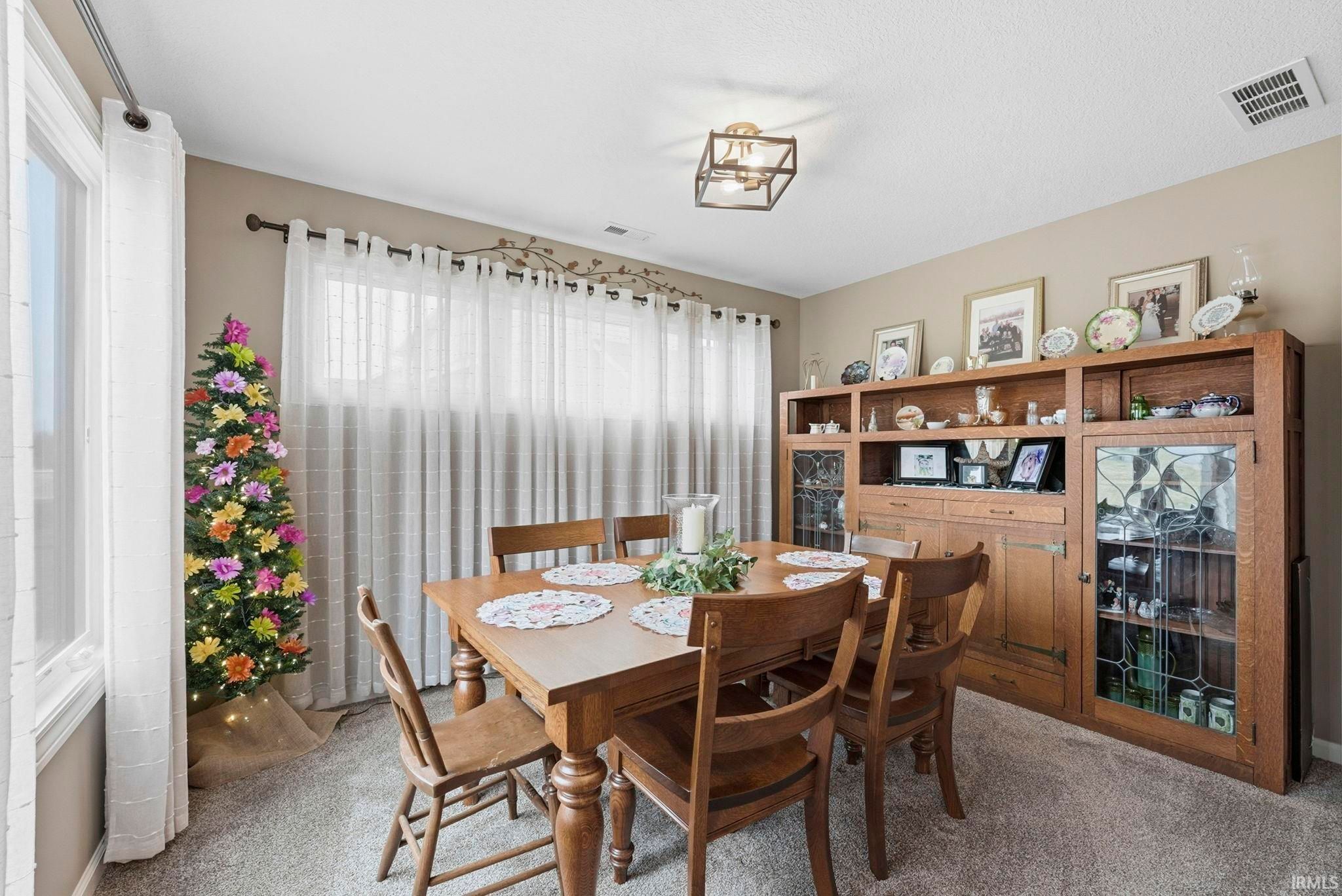 Image of 2092 Hemlock Lane